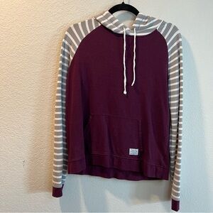 Women’s Orvis purple lightweight long sleeve hooded pullover size small S